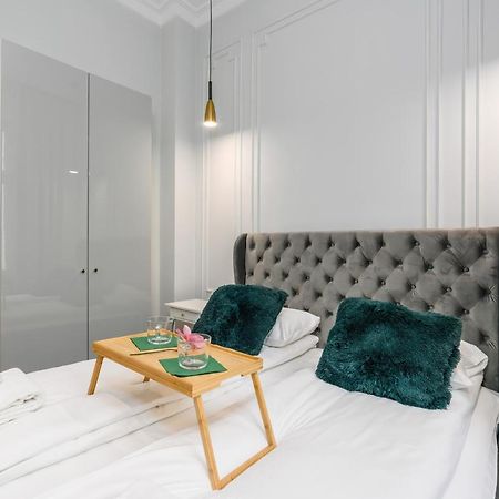 פוזנן Central Apartments Garbary By Noclegi Renters מראה חיצוני תמונה