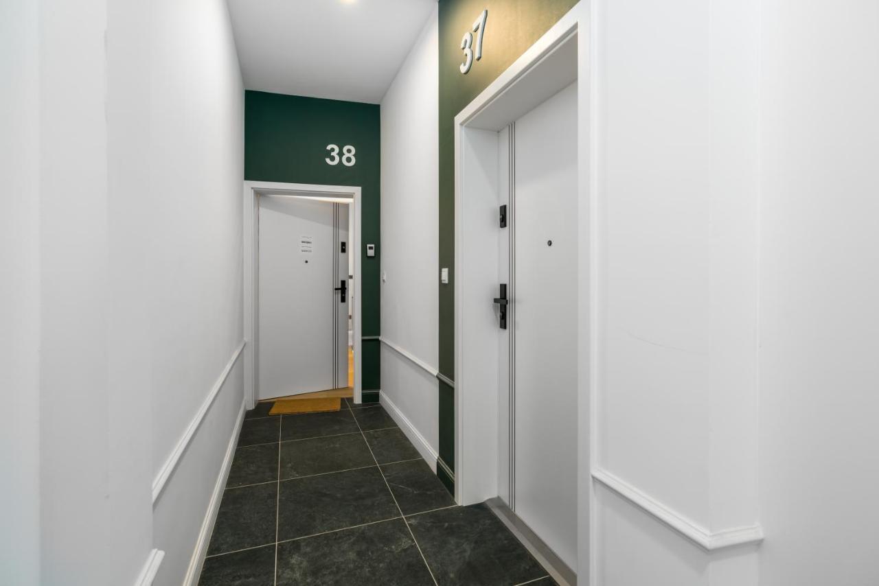 פוזנן Central Apartments Garbary By Noclegi Renters מראה חיצוני תמונה