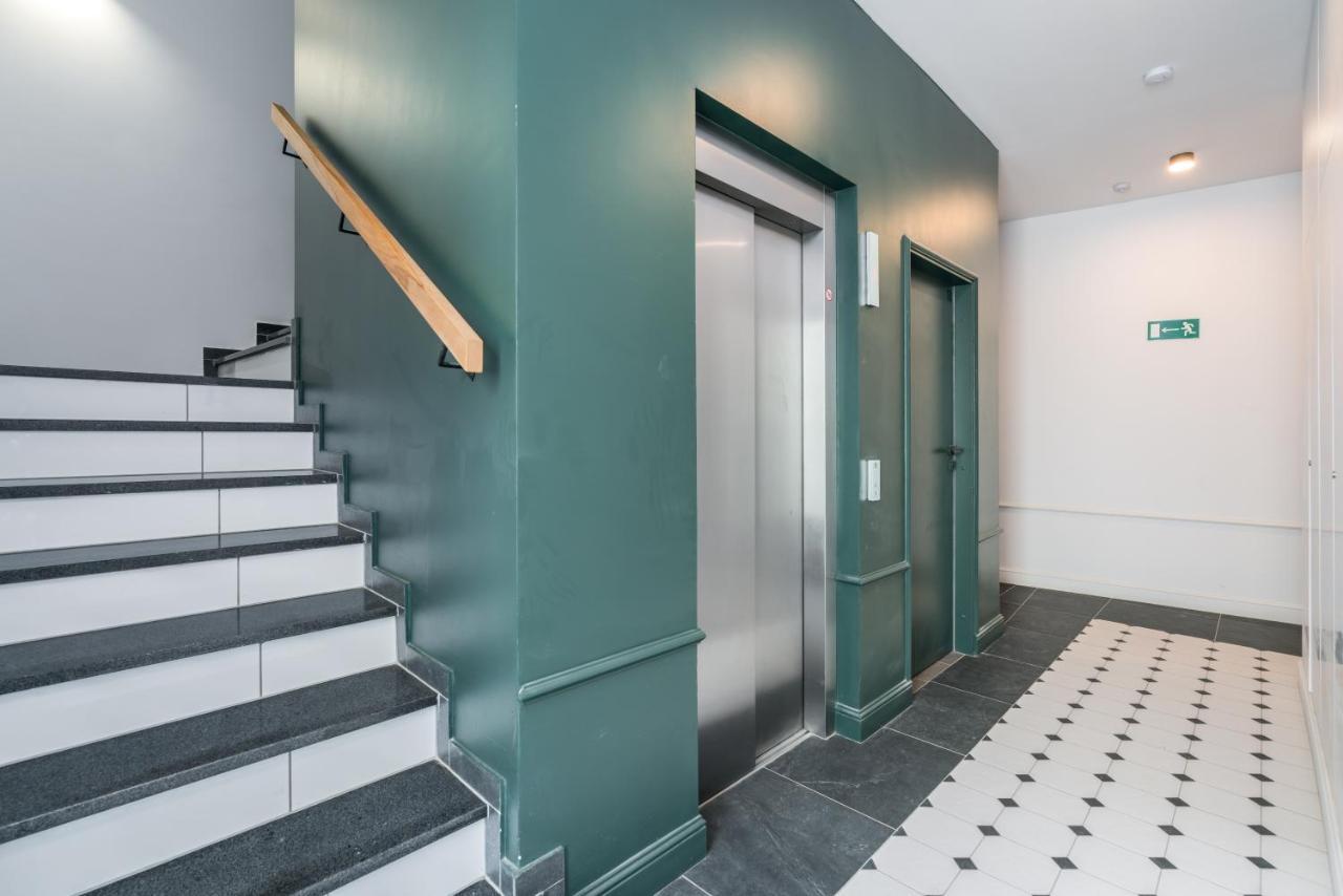פוזנן Central Apartments Garbary By Noclegi Renters מראה חיצוני תמונה