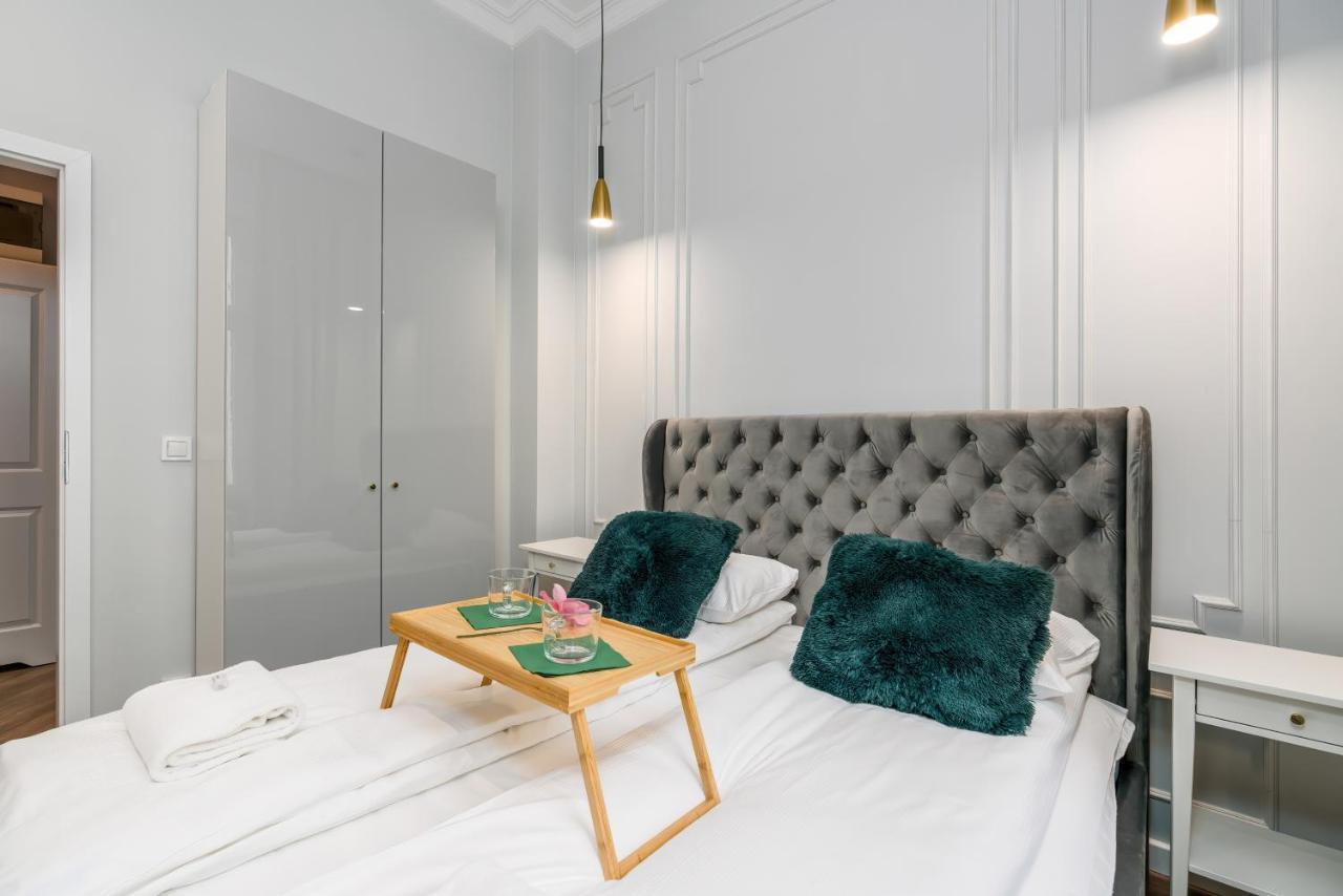 פוזנן Central Apartments Garbary By Noclegi Renters מראה חיצוני תמונה