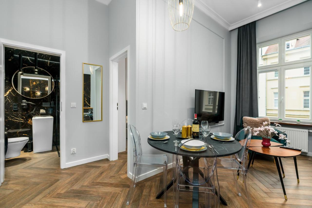 פוזנן Central Apartments Garbary By Noclegi Renters מראה חיצוני תמונה