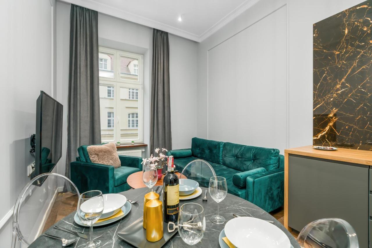 פוזנן Central Apartments Garbary By Noclegi Renters מראה חיצוני תמונה